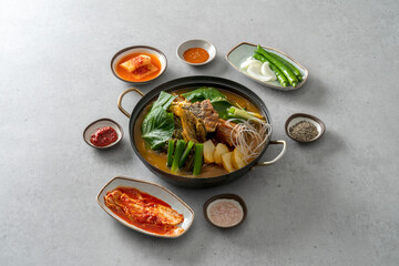 Korean food dish Side dishes, pork rib hangover soup, gopchang hot pot, and gamjatang