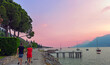 Sonnenuntergang über dem Gardasee in Malcesine, Italien