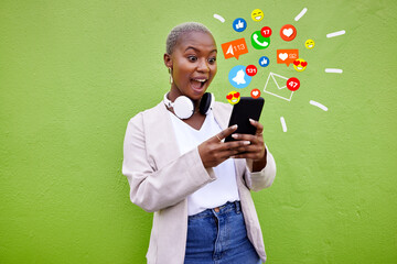 Poster - Surprise, black woman and reading phone emojis, social media icons and wow facial expression for networking notification. App opinion, cellphone communication or shocked user on green background wall