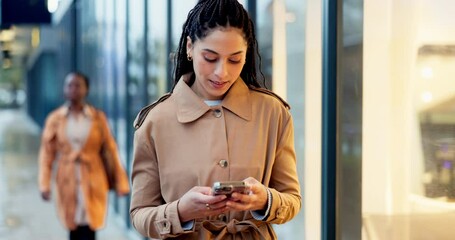 Aufkleber - Phone, thinking and business with woman in city for networking, social media and communication. Technology, mobile app and professional with person in street for contact, email and conversation