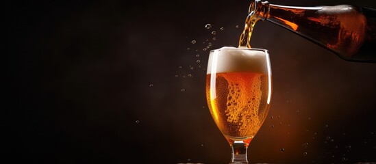 Aufkleber - Beer being transferred from bottle to glass