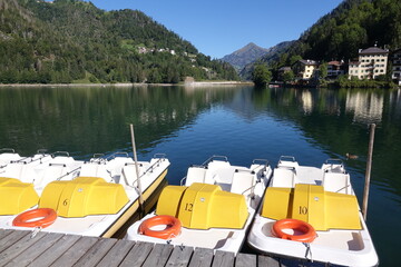 Wall Mural - Tretboota am Lago di Alleghe