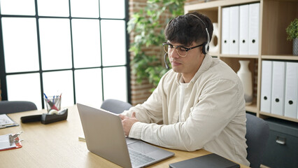 Poster - Young hispanic man business worker having online meeting at office