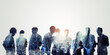 © metamorworks - 多国籍ビジネスパーソンのグループとデジタルテクノロジー　バナー・広告向け横長ビジュアル