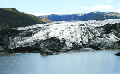 Sticker - S lheimaj kull Glacier, between the Katla and Eyjafjallaj kull volcanoes, Iceland