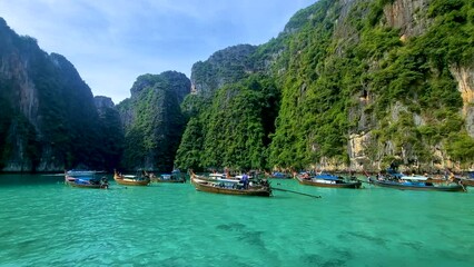 Canvas Print - Longtail boat at the lagoon of Koh Phi Phi Thailand. Pileh Lagoon Thailand , koh phi phi tropical island in Thailand