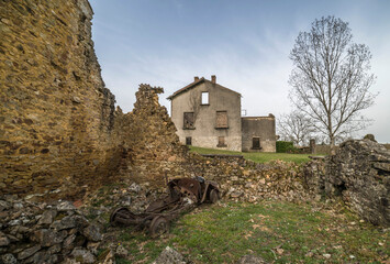 Sticker - Ruines d'Oradour-sur-Glane, village martyr de la deuxième guerre mondiale, Haute-Vienne, France