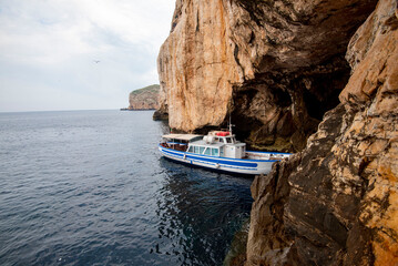 Canvas Print - Entrance to Neptune Grotto - Sardinia - Italy