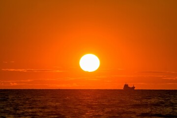 Wall Mural - sunset over the sea