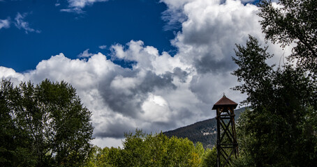  clouds in the mountains
