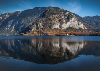 Canvas Print - Hallstatt Lake with view of Obertraun and Hoher Sarstein Mountains - Hallstatt, Austria