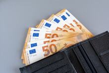 Billets De 50 Euros Dans Un Portefeuille