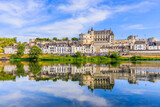 Fototapeta Uliczki - Amboise, France. The walled town and Chateau of Amboise reflected in the River Loire.
