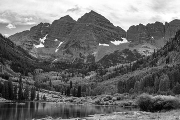 Wall Mural - The Maroon Bells in Aspen Colorado