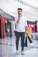 Canvas Print - Man doing shopping