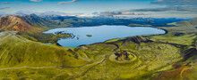 Vue Panoramique Du Cratère Stútur Et Du Lac Frostadavatna Dans Les Hautes Terres D'Islande