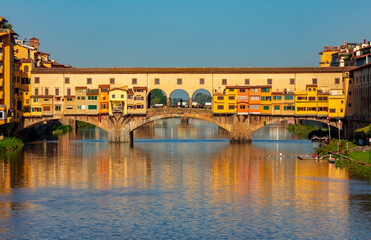 Wall Mural - Ponte Vecchio bridge over Arno river in Florence, Italy