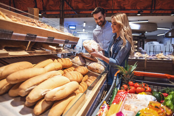 Wall Mural - Couple at the supermarket