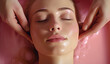cara de mujer recibiendo tratamiento de belleza y masaje en un spa