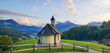 Kirchleitn Kapelle in Berchtesgaden mit Bergpanorama und dem Watzmannim Hintergrund
