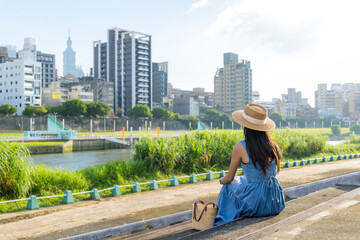 Canvas Print - Travel woman visit Taipei city