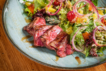 Canvas Print - grilled meat with fresh vegetables