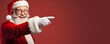 Lächelnder Weihnachtsmann auf rotem Hintergrund mit leerem Werbebanner Hintergrund mit Copy Space