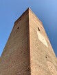 prospettiva della torre di Barbaresco, famoso paese delle Langhe