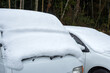 雪の積もった軽トラック