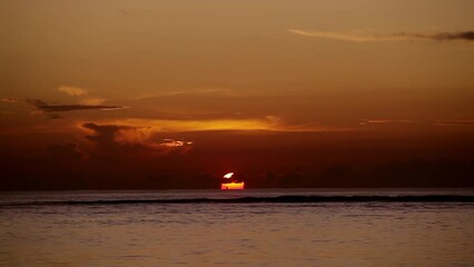 Wall Mural - sunrise over the sea timelapse, beautiful sunrise at the sanur beach Bali