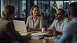 © Sebastian - Unternehmer bei einem Team-Meeting - Gruppe von Kollegen und Geschäftsleuten sitzen in einem Büro und kommunizieren über Geschäfte und haben Spaß bei der Arbeit