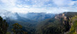 © Austockphoto - Bridal Veil Falls waterfall with clearing cloud and sandstone cliffs seen from Govetts Leap