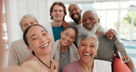 Canvas Print - Happy people, face and selfie for yoga, photography or memory in pilates class together. Diverse group or yogi smile for photograph, picture or social media after workout, exercise or training at gym