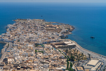 Canvas Print - Aerial view of the Tunisian coast and the city of Mahdia.