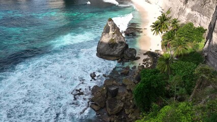 Wall Mural - Drone shot of Diamond beach in Nusa penida, Bali, Indonesia.