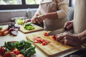 Old couple in the kitchen