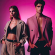 © JoseCarlos - Fotografía de un modelo masculino y femenino en un estudio minimalista, iluminados con luces en Viva Magenta. Ambos visten ropa contemporánea