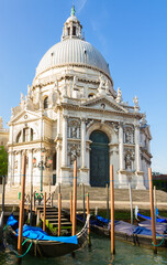 Canvas Print - Basilica Santa Maria della Salute with gondolas, Venice, Italy