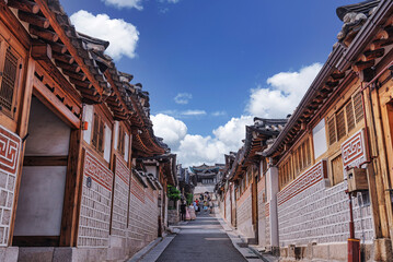 Wall Mural - 대한민국 서울의 북촌한옥마을 거리 풍경