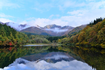 Wall Mural - 秋の大源太キャニオン、秋の大源太湖　Daigenta Canyon in autumn