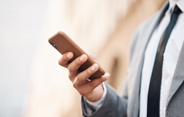 Aufkleber - Phone, hands and business man in city online for social media, networking and website in urban town. Travel, professional and closeup of male worker with smartphone for internet on morning commute