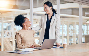 Aufkleber - Business women, laptop and advice, support or teamwork, collaboration and planning in office for marketing company. Happy, diversity and professional people talking, employee management and coworking