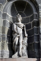  Frauenfigur am Schloss im Bergpark auf der Wilhelmshöhe in Kassel