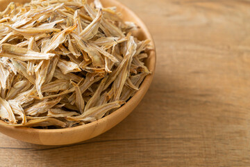 dried small crispy fish