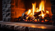 La lueur vive d'un feu de bois dans une cheminée apportant chaleur et confort.