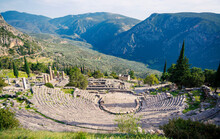 Ancient City Of Delphi, Ruins Of The Temple Of Apollo, Theatre And Others Ruins - Travel, Tour Tourism In Greece