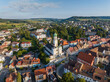 Luftbild von der Stadt Stockach mit der Kirche St. Oswald in der Oberstadt, historischer Stadtkern