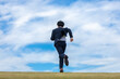 © 健二 中村 - スーツで走り出すビジネスマン　businessman running away