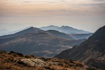 Canvas Print - Mesmerizing view of a beautiful mountainous landscape against a cloudy sky