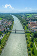 Die Länderbrücke über die Salzach zwischen Laufen in Oberbayern und Oberndorf bei Salzburg aus der Luft, markantes Jugendstil-Bauwerk, Eisen-Konstruktion